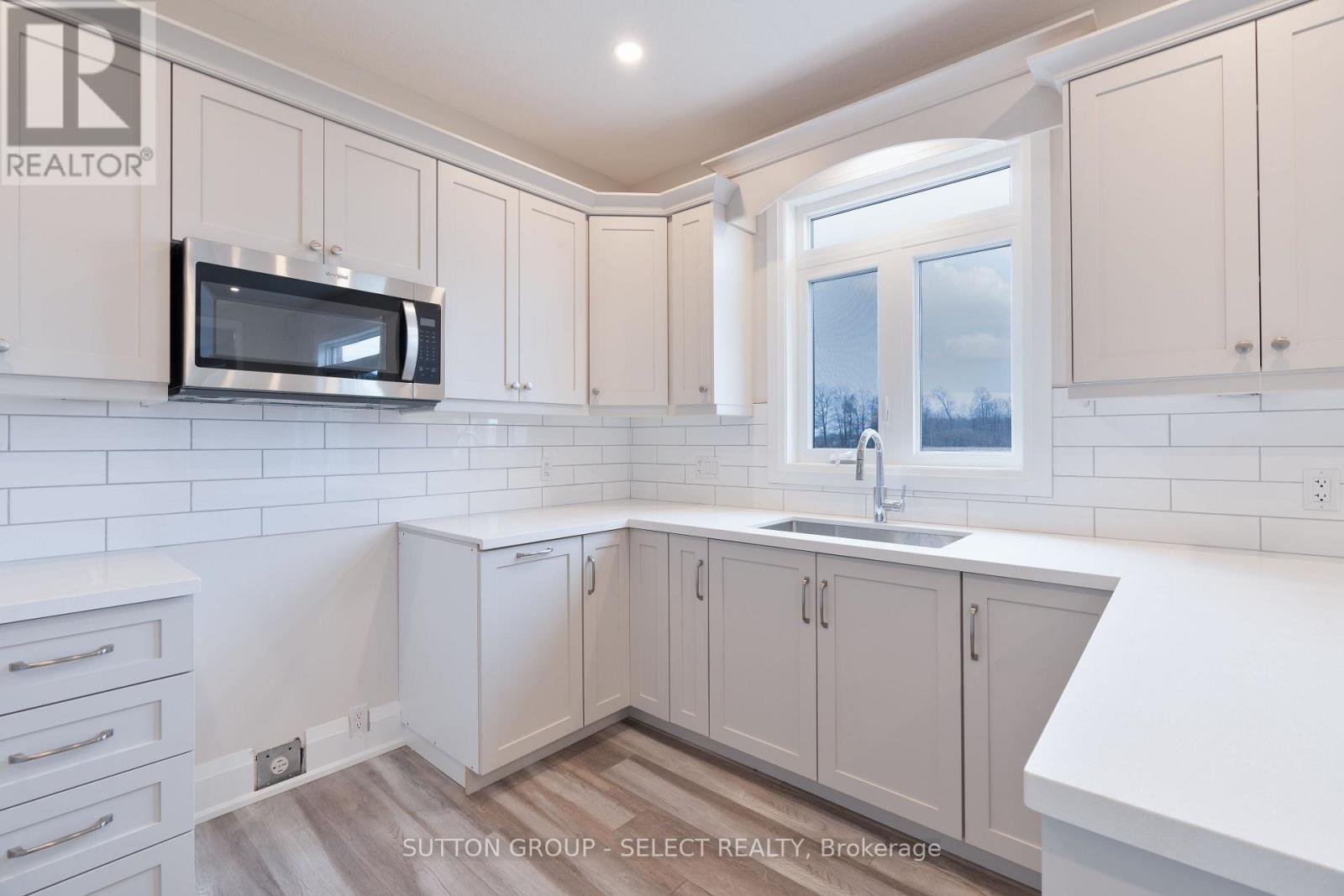 240 LEITCH STREET - 12
