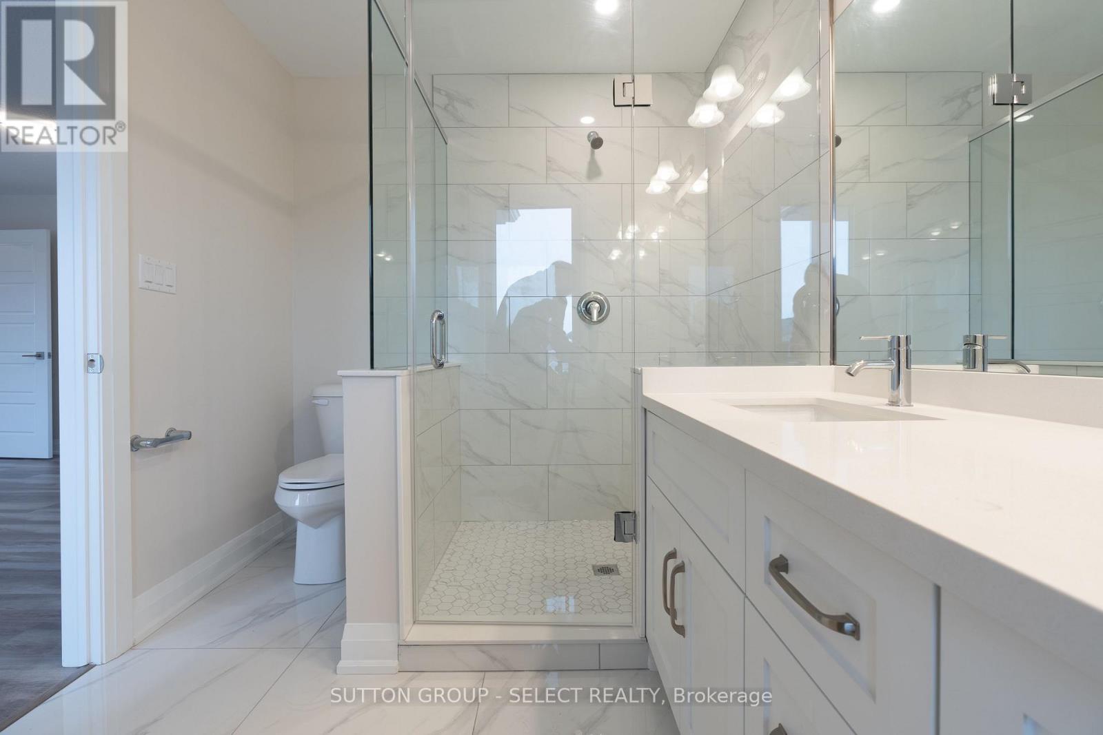 240 LEITCH STREET - 27