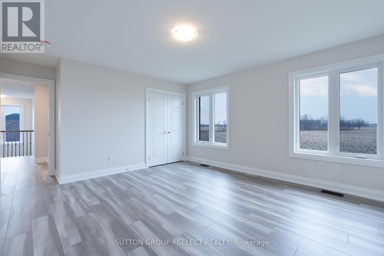 240 LEITCH STREET - 30