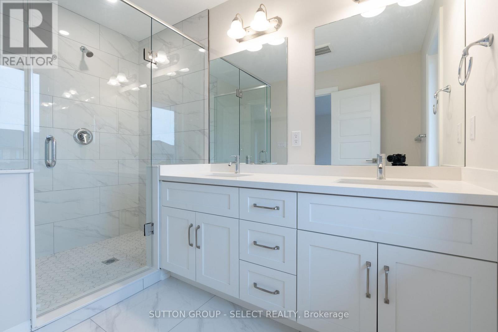 240 LEITCH STREET - 26