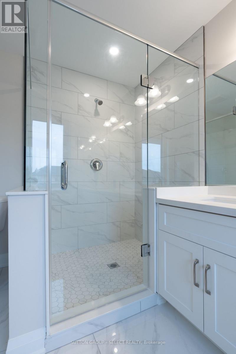 240 LEITCH STREET - 28