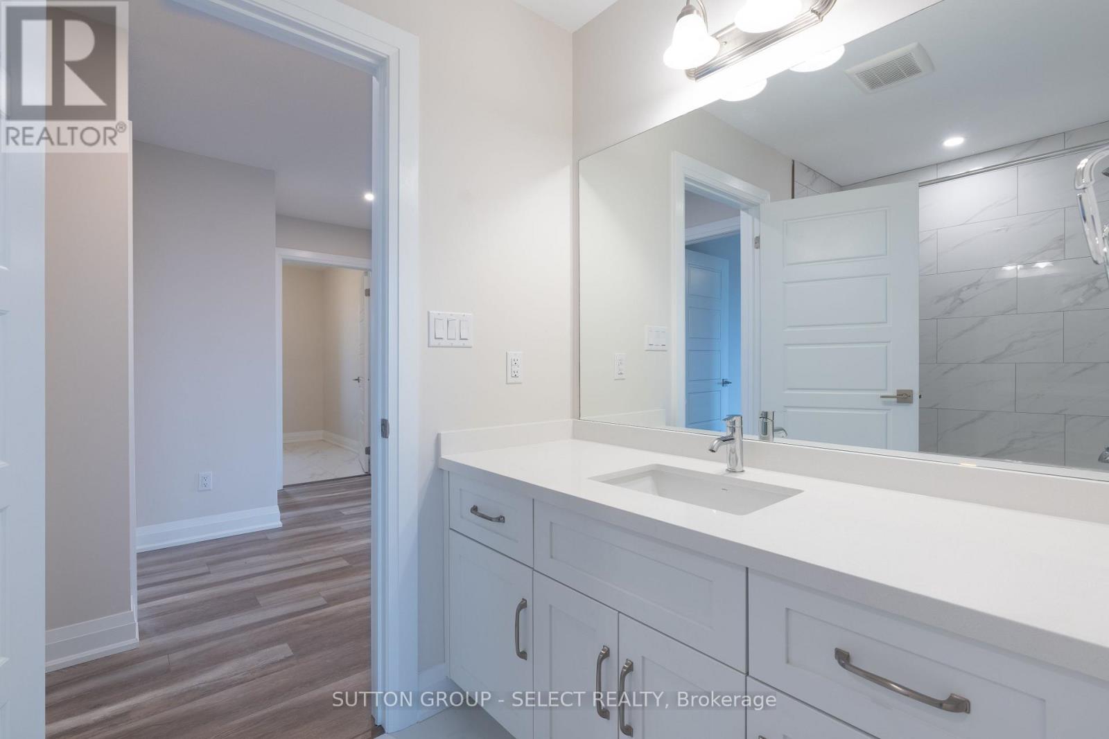 240 LEITCH STREET - 32