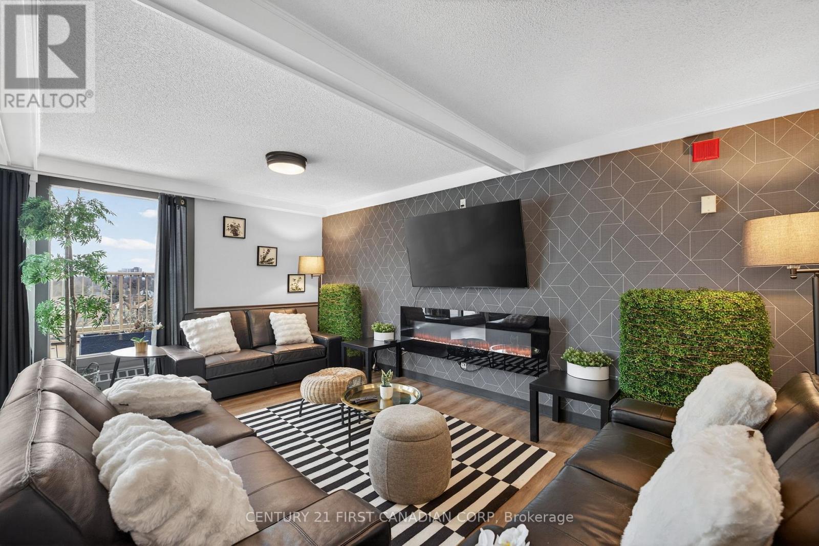 #405 440 CENTRAL AVENUE - 40