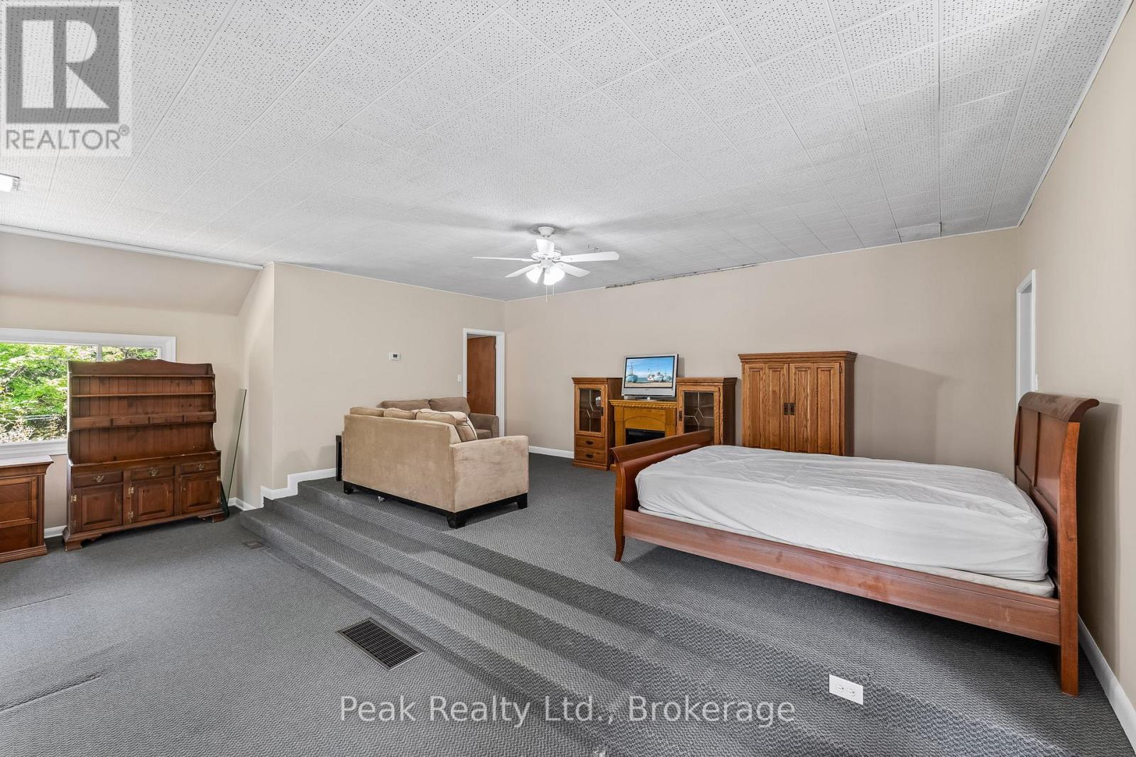 1812 FRONTENAC ROAD - 19