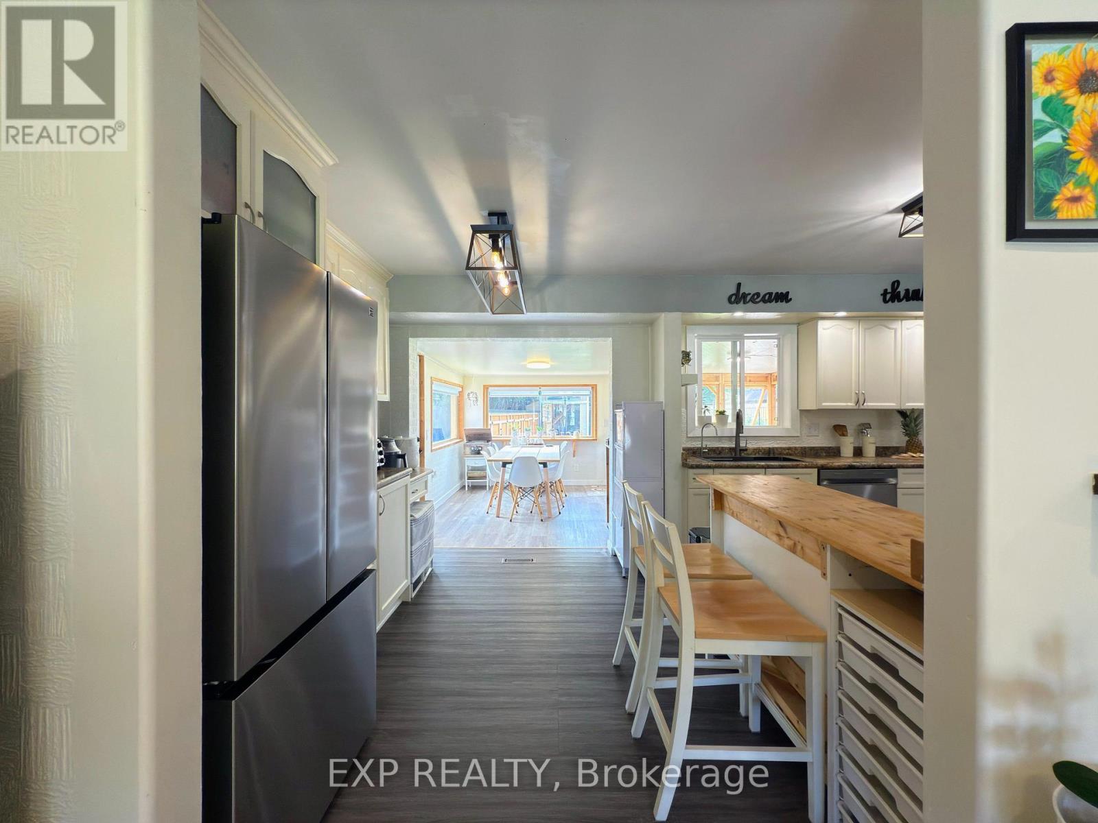 438 MAGNOLIA CRESCENT - 10