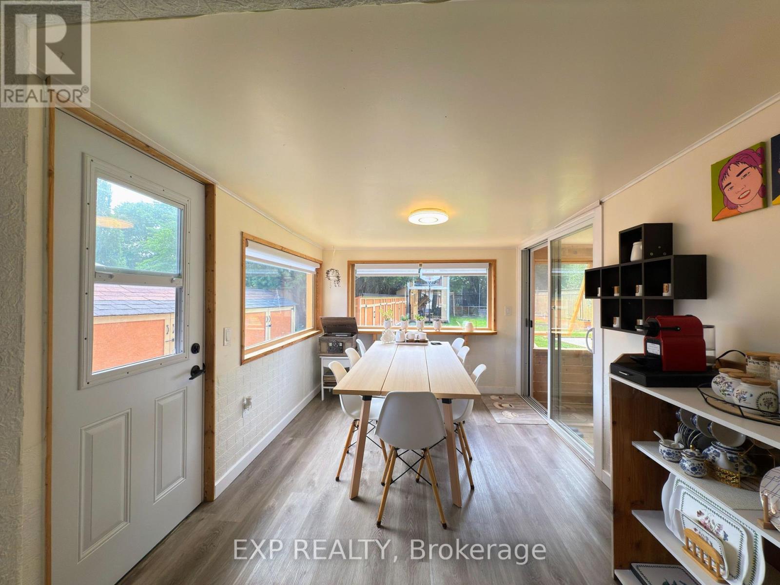 438 MAGNOLIA CRESCENT - 11