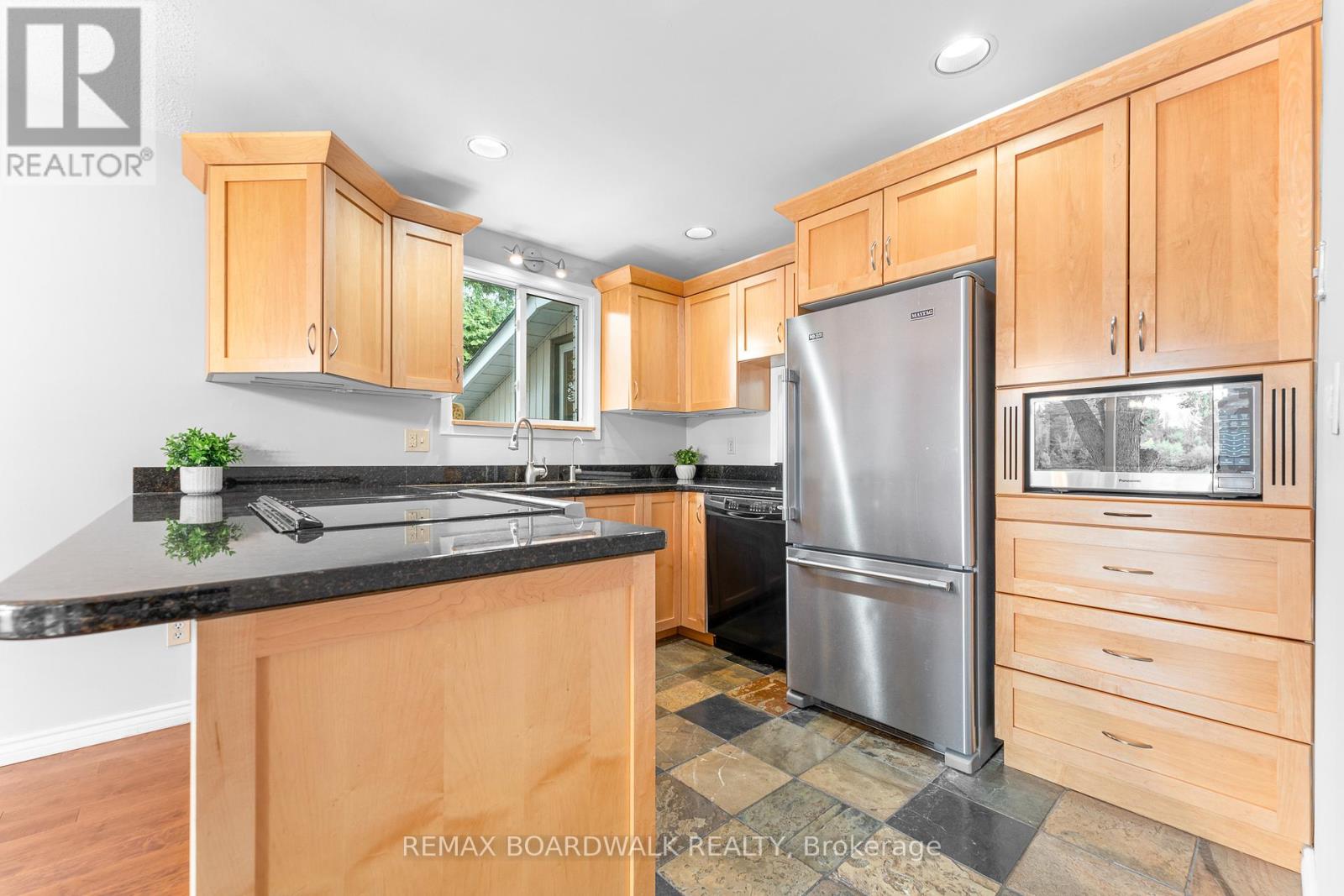 1278 BAYVIEW DRIVE - 16