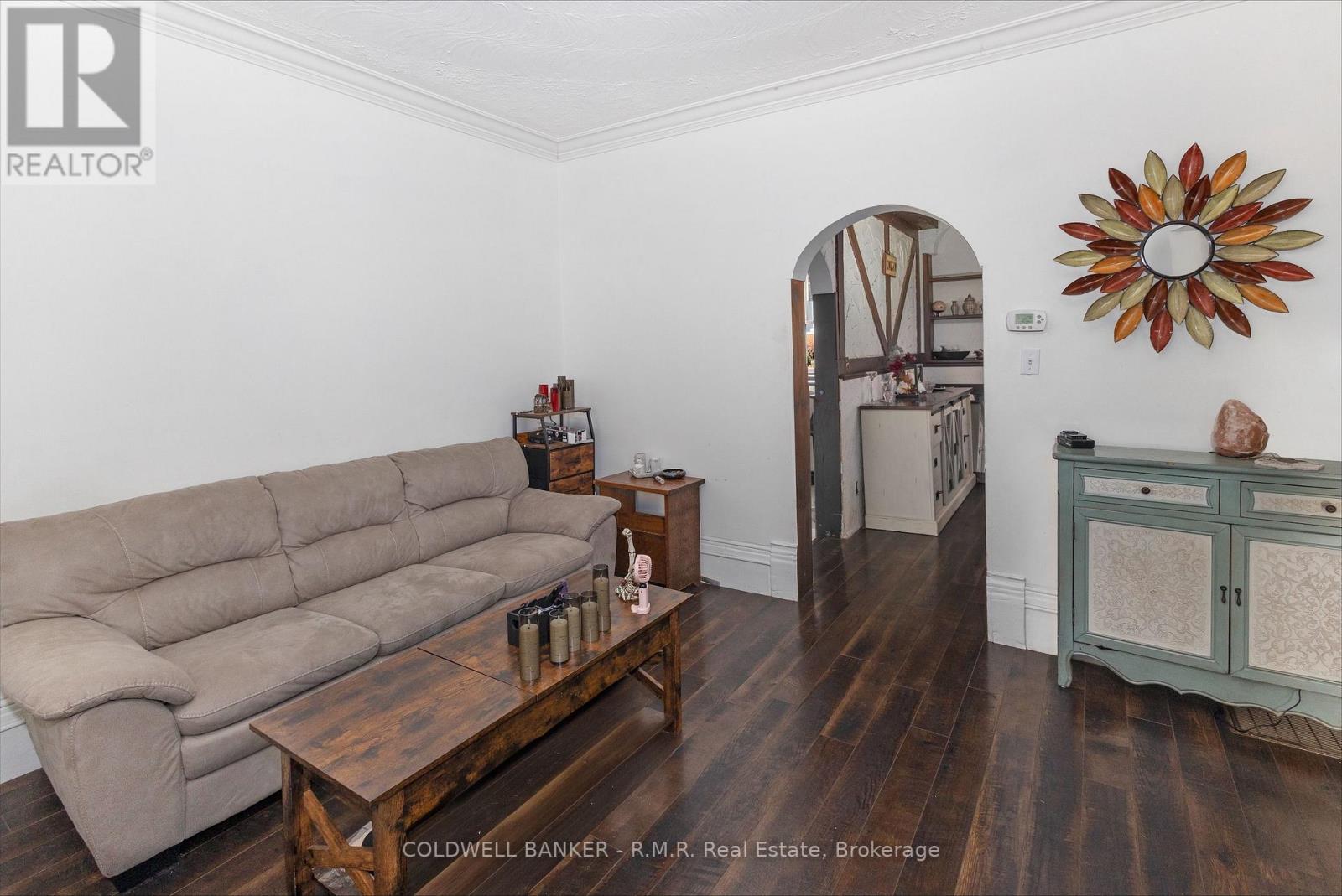 52 GLENELG STREET E - 4
