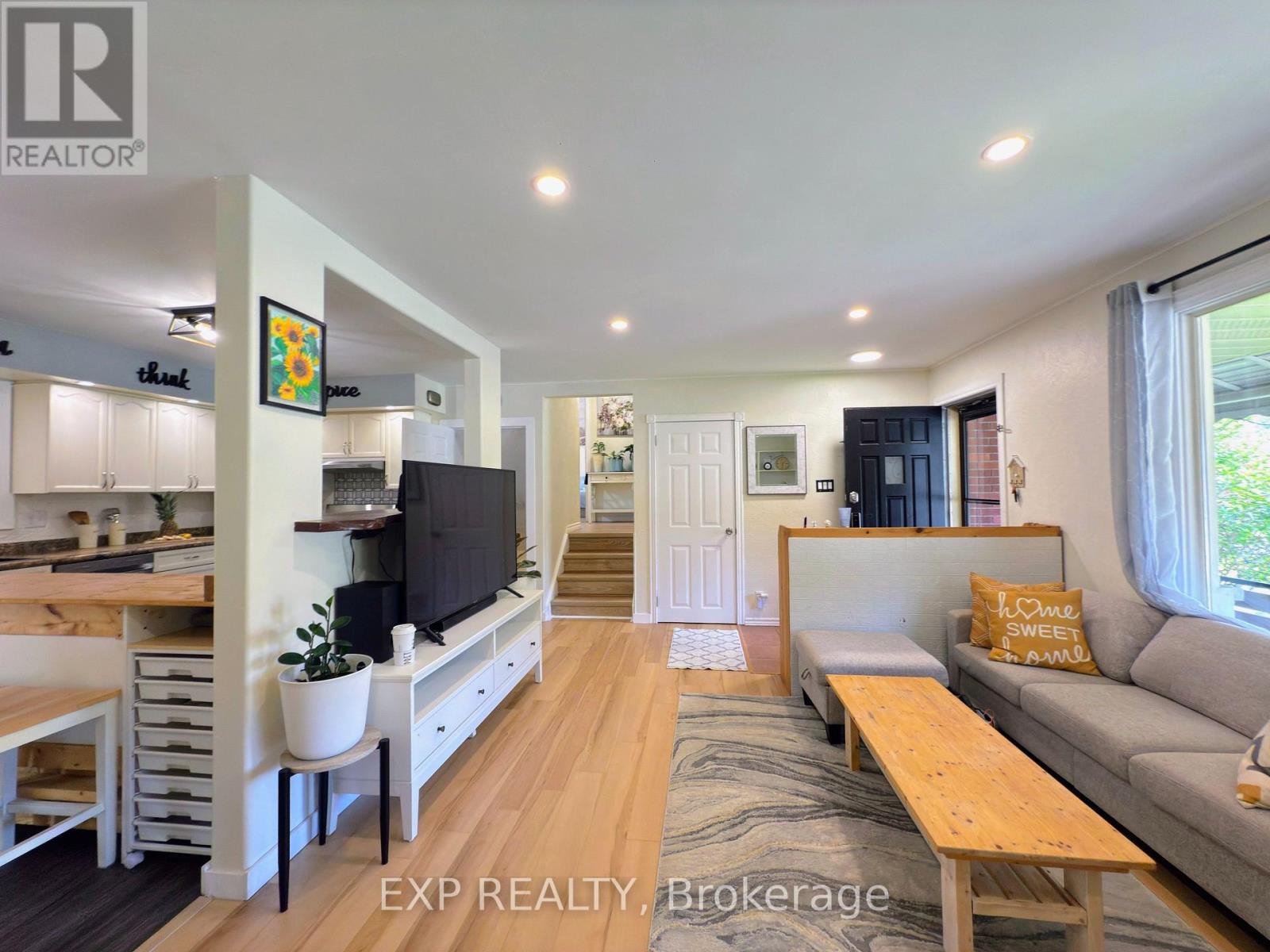 438 MAGNOLIA CRESCENT - 6