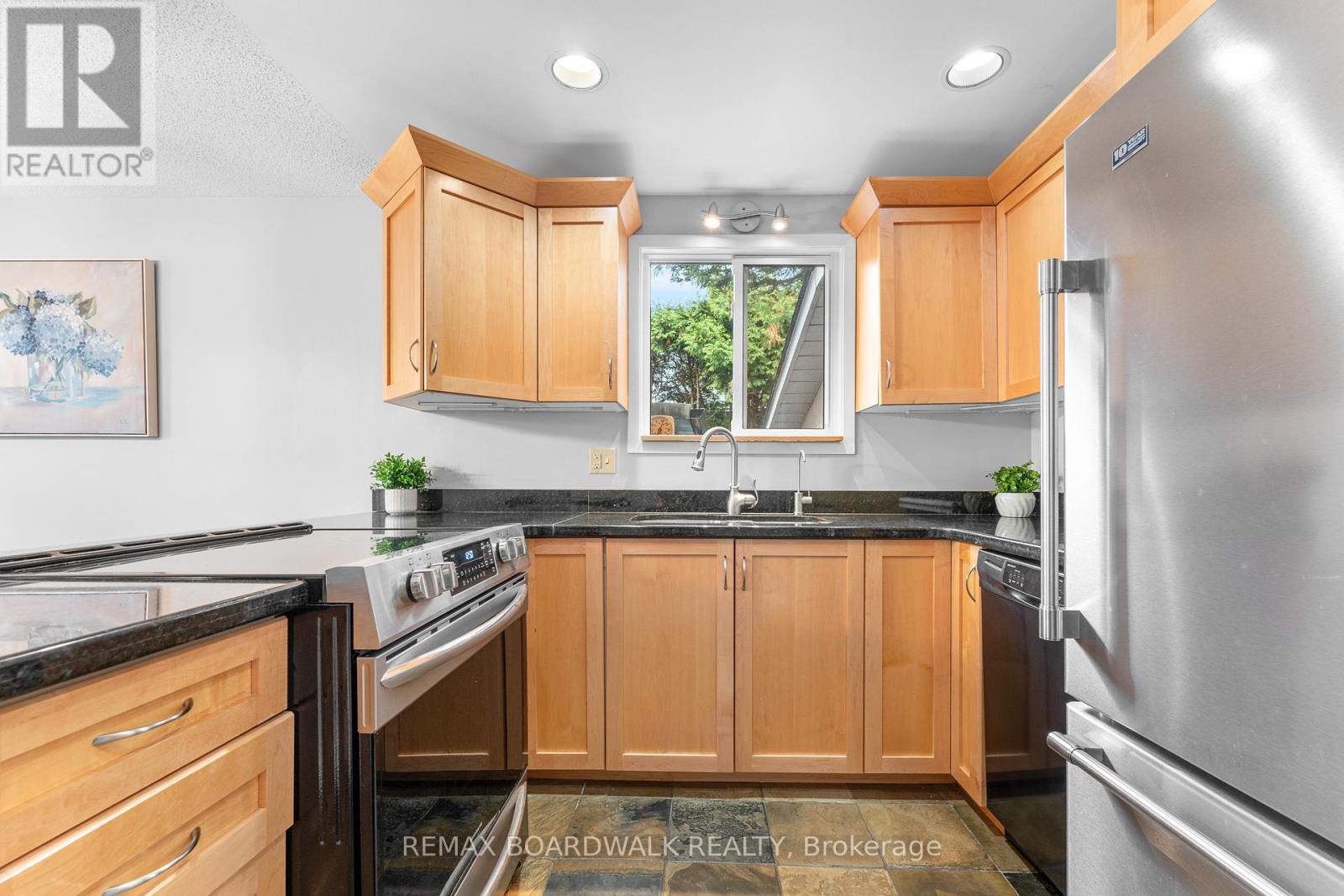 1278 BAYVIEW DRIVE - 18
