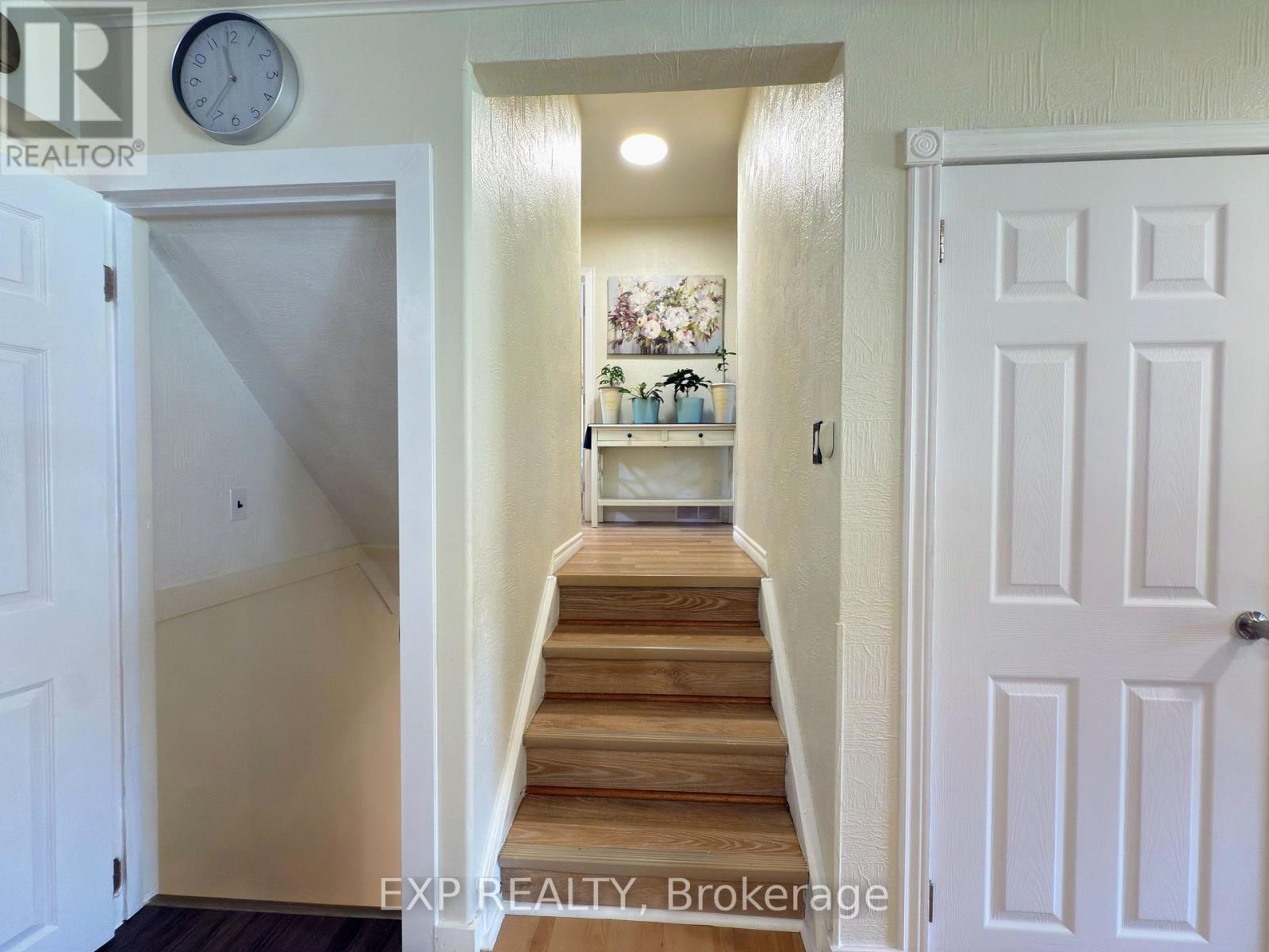 438 MAGNOLIA CRESCENT - 13