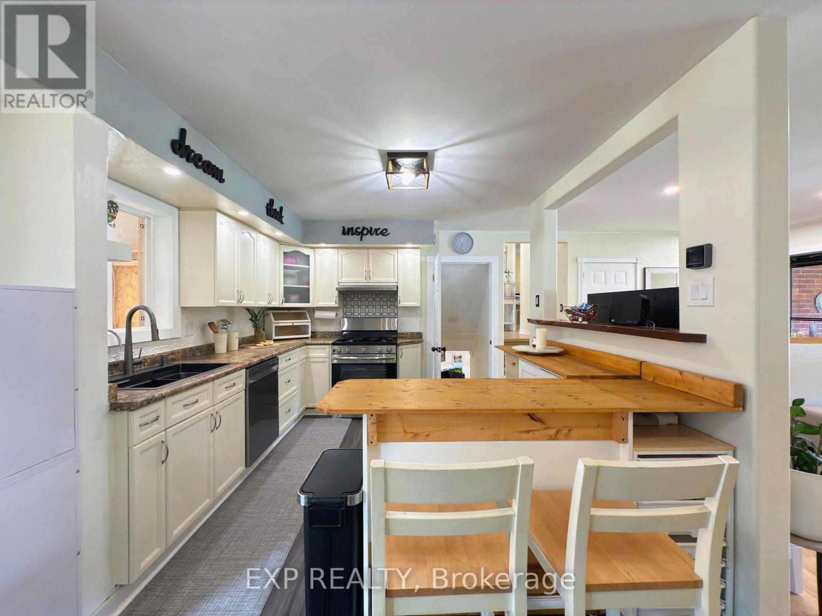 438 MAGNOLIA CRESCENT - 7