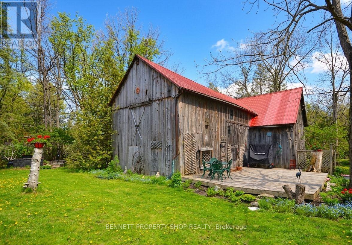 5696 MANOTICK MAIN STREET - 17