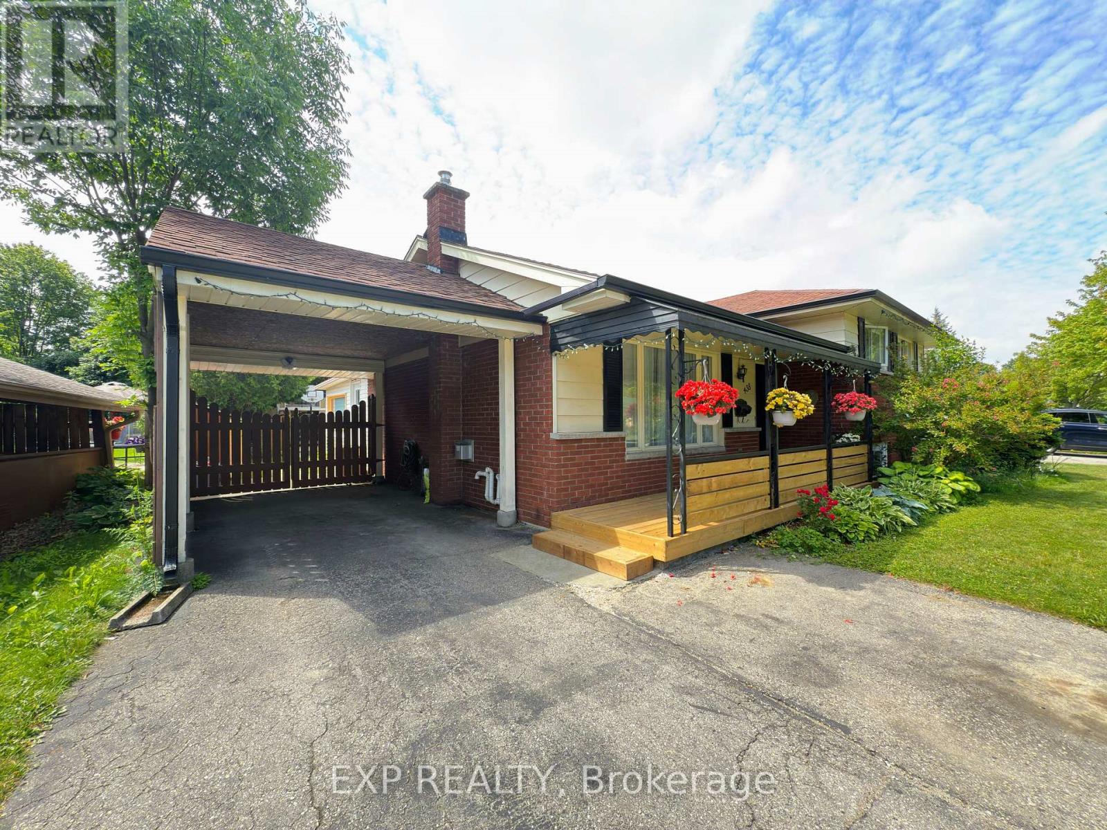 438 MAGNOLIA CRESCENT - 3