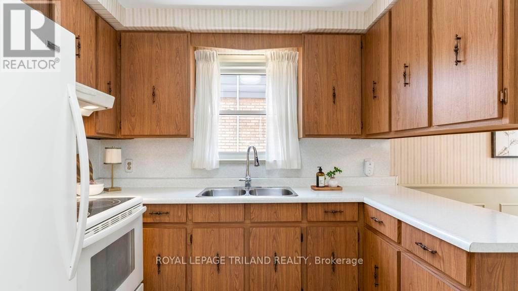 16 PRITCHARD PLACE - 12
