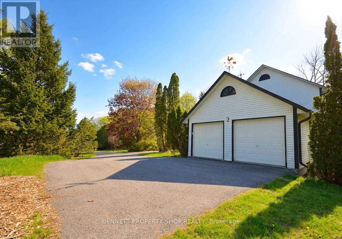5696 MANOTICK MAIN STREET - 4