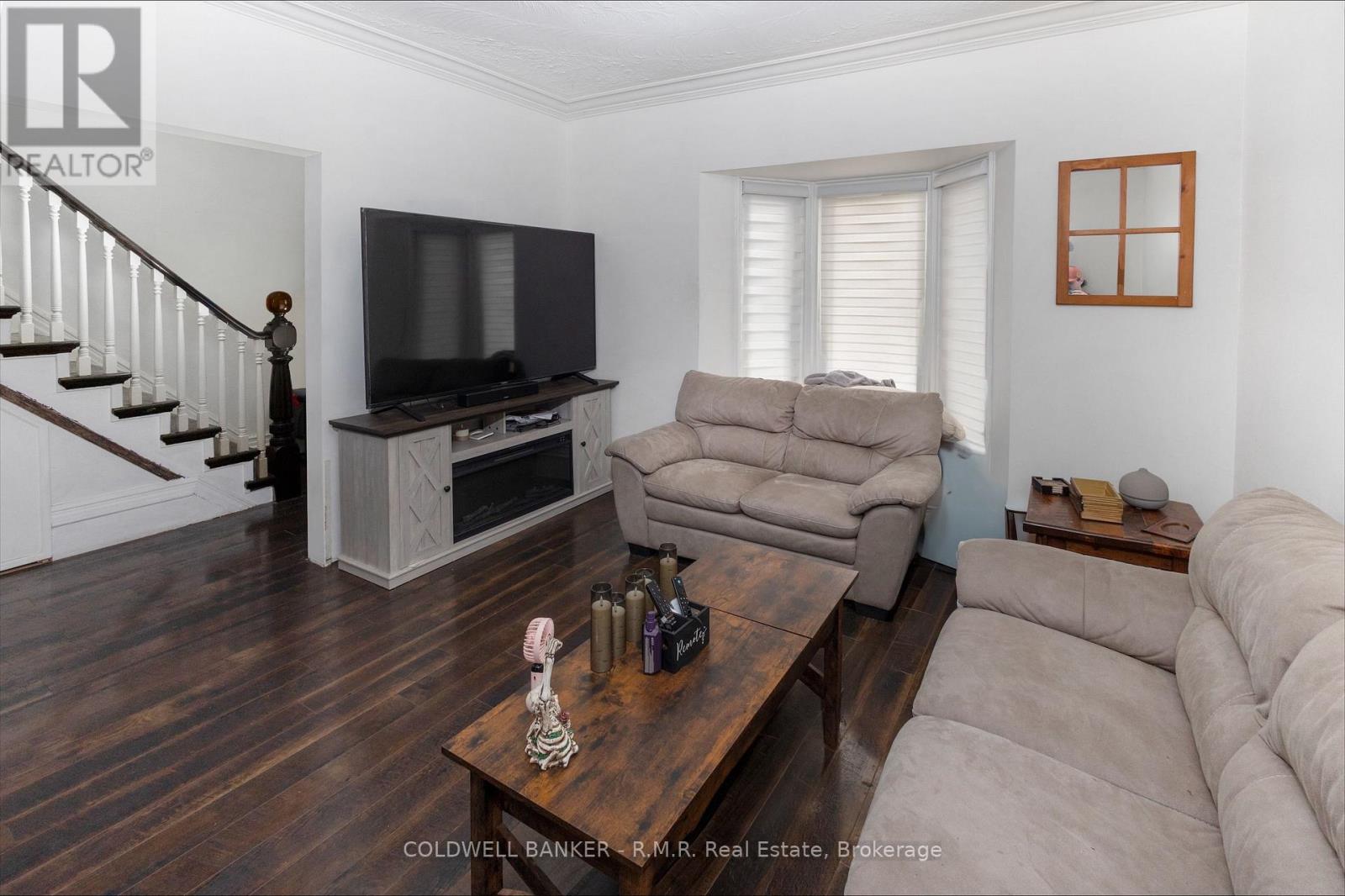 52 GLENELG STREET E - 7