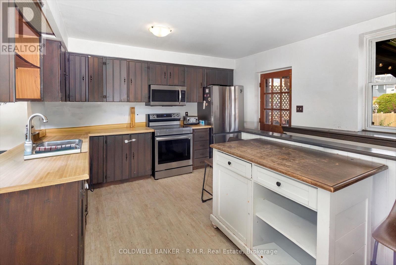 52 GLENELG STREET E - 12
