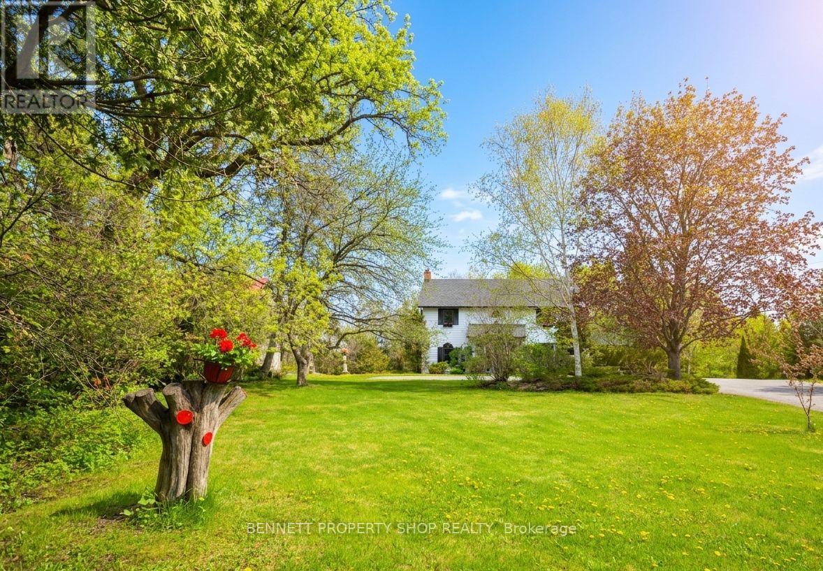 5696 MANOTICK MAIN STREET - 24