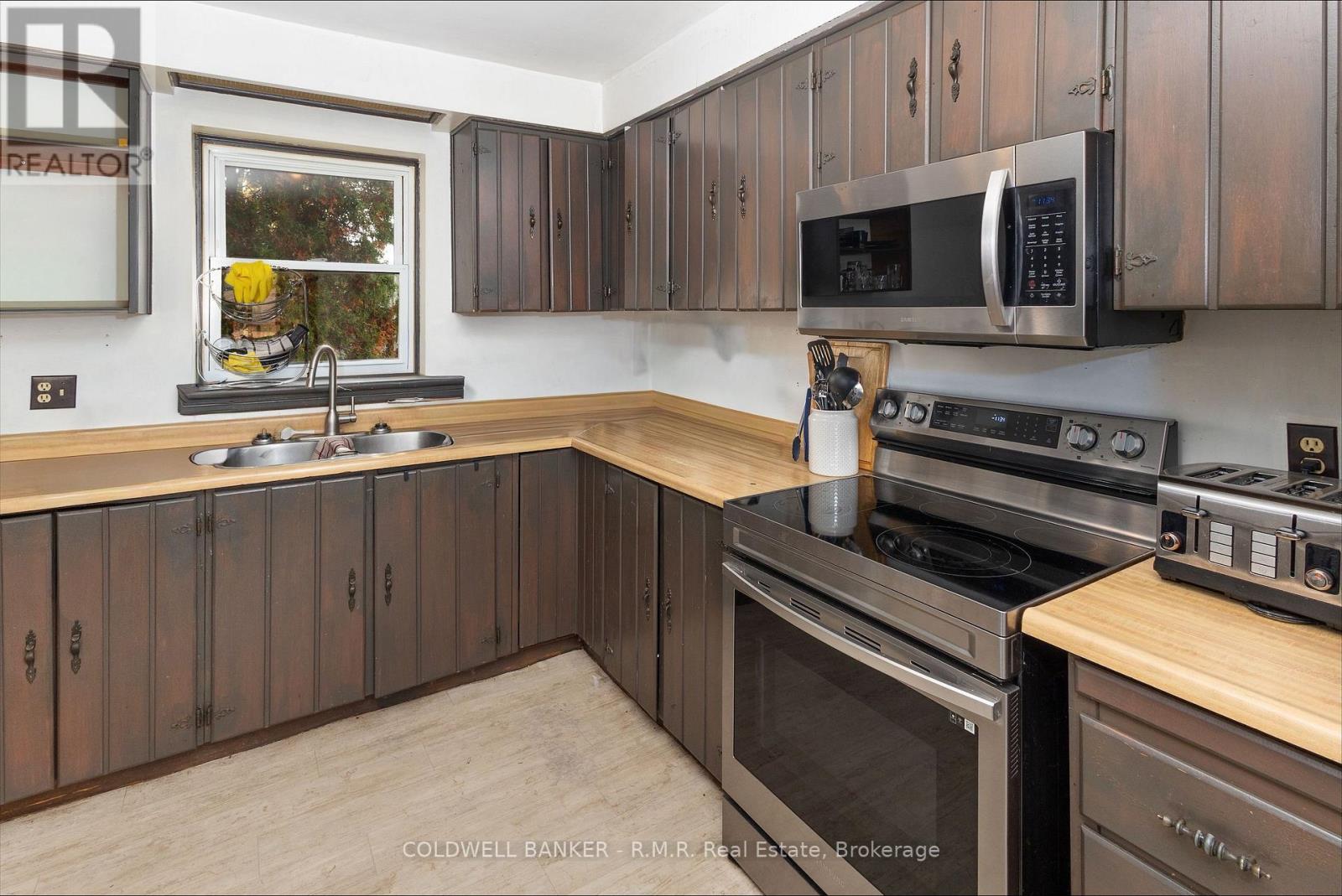 52 GLENELG STREET E - 13