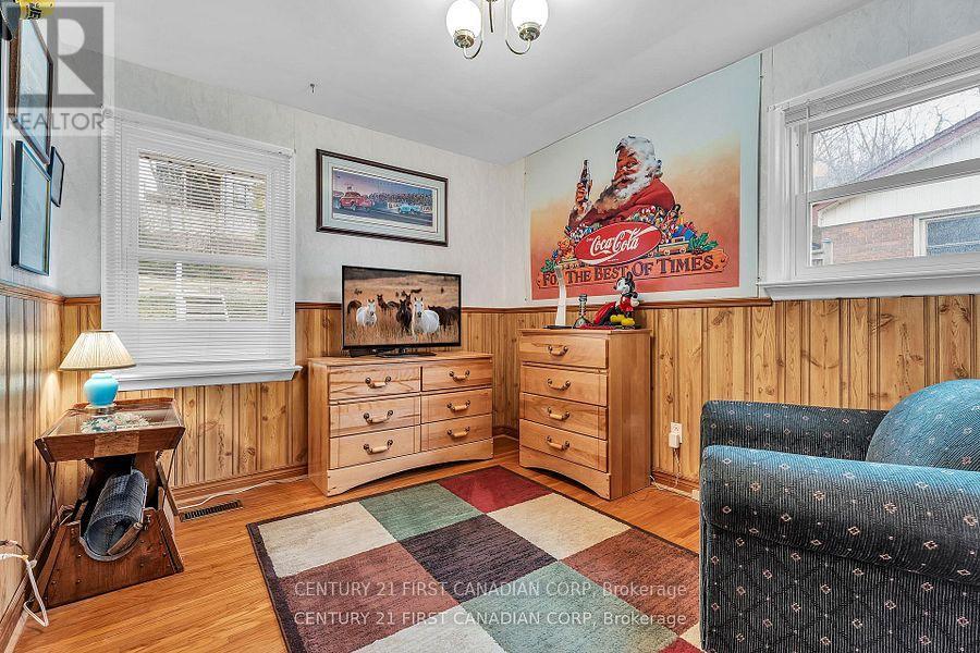 648 WESTWOOD DRIVE - 23
