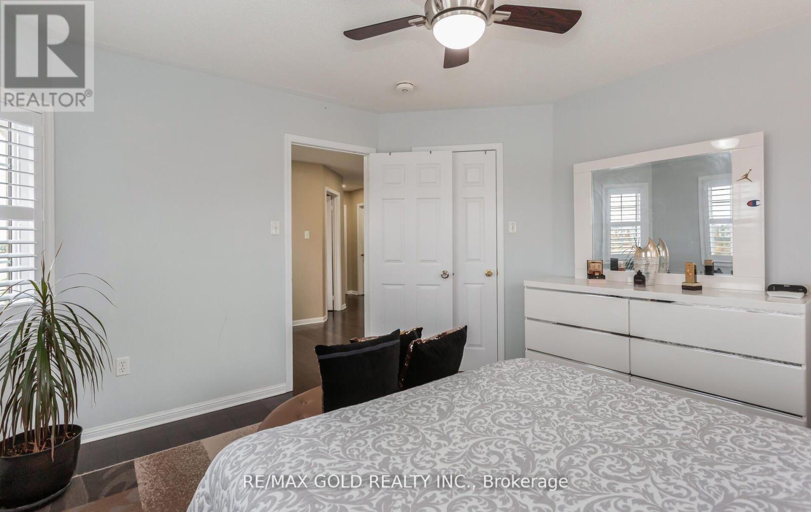 1090 TRUDEAU DRIVE - 32
