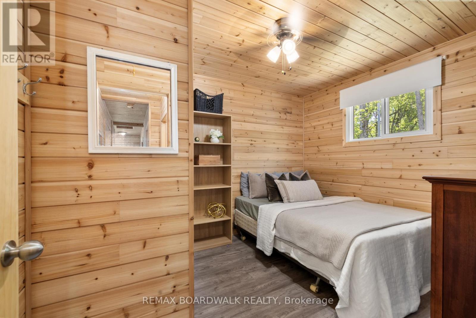 339 LEAVOY LANE - 18