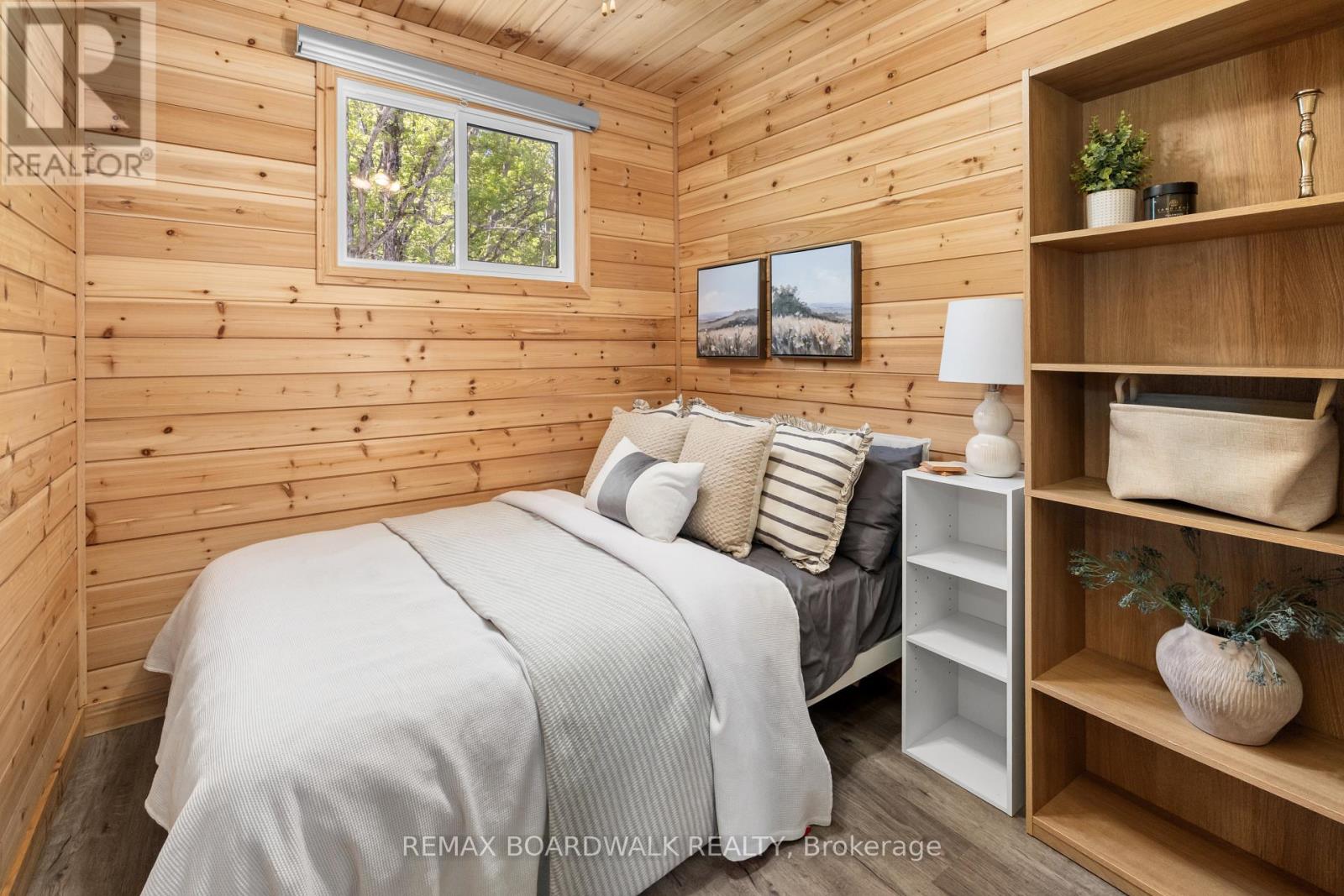 339 LEAVOY LANE - 19