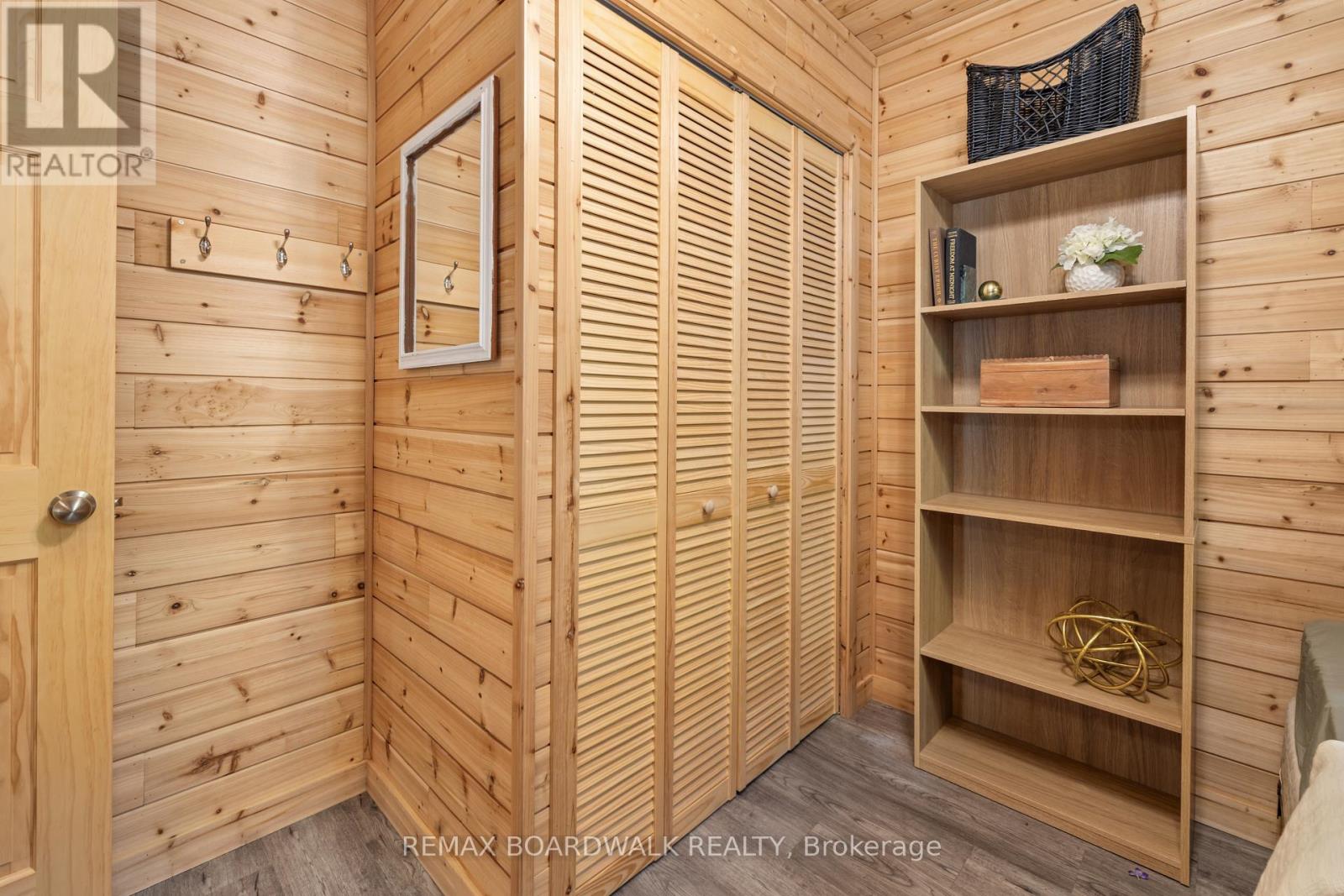339 LEAVOY LANE - 21