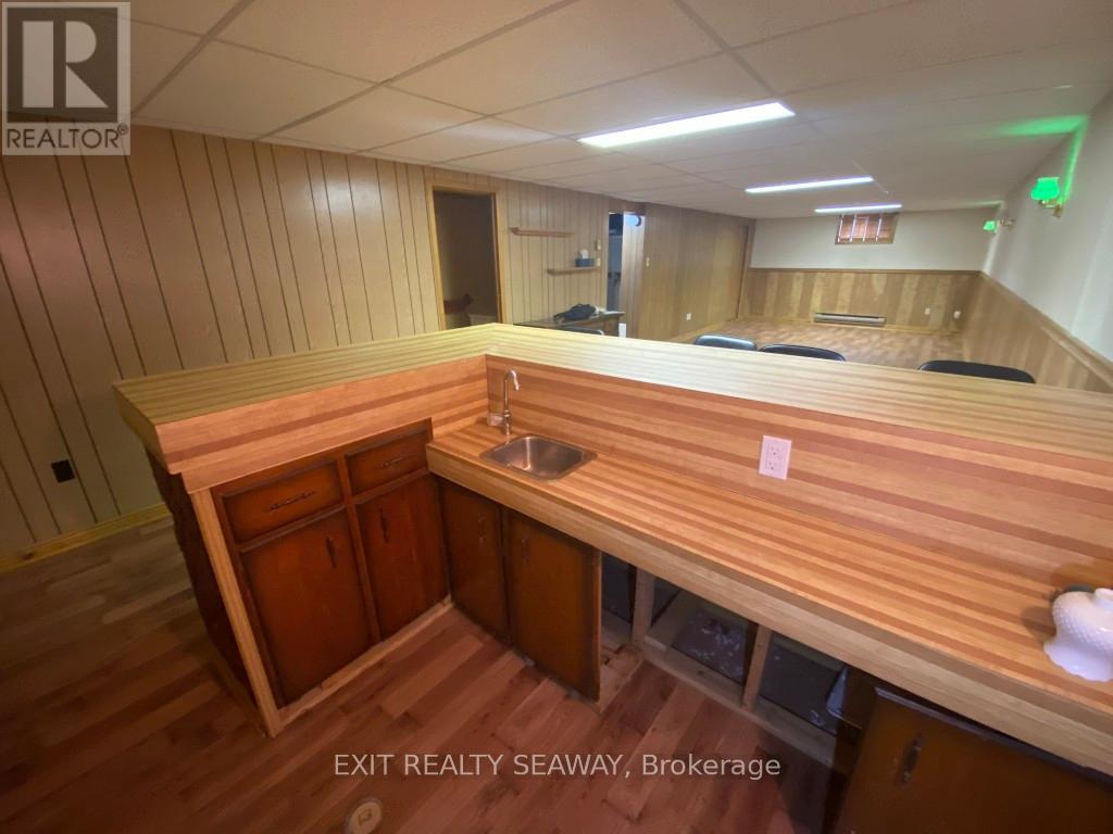 1311 WALTON STREET - 23