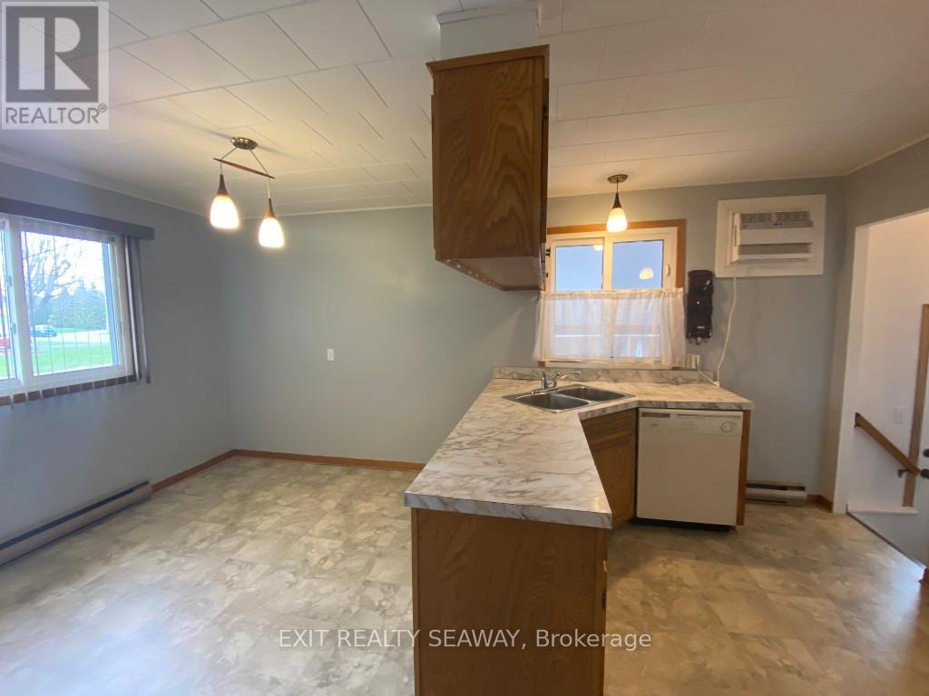 1311 WALTON STREET - 4