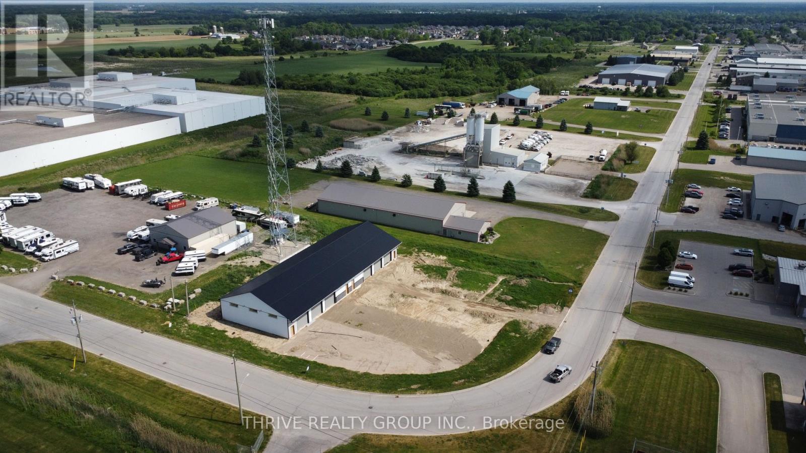 775 WRIGHT STREET, Strathroy-Caradoc (NE) — photo 3