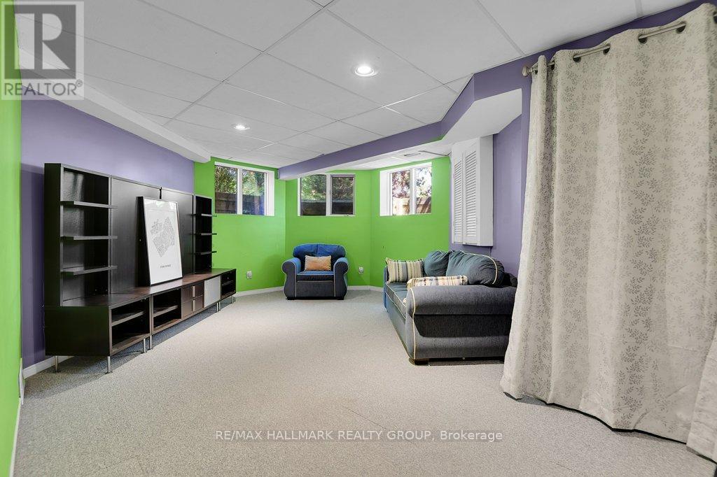 22 TERRACE DRIVE - 31