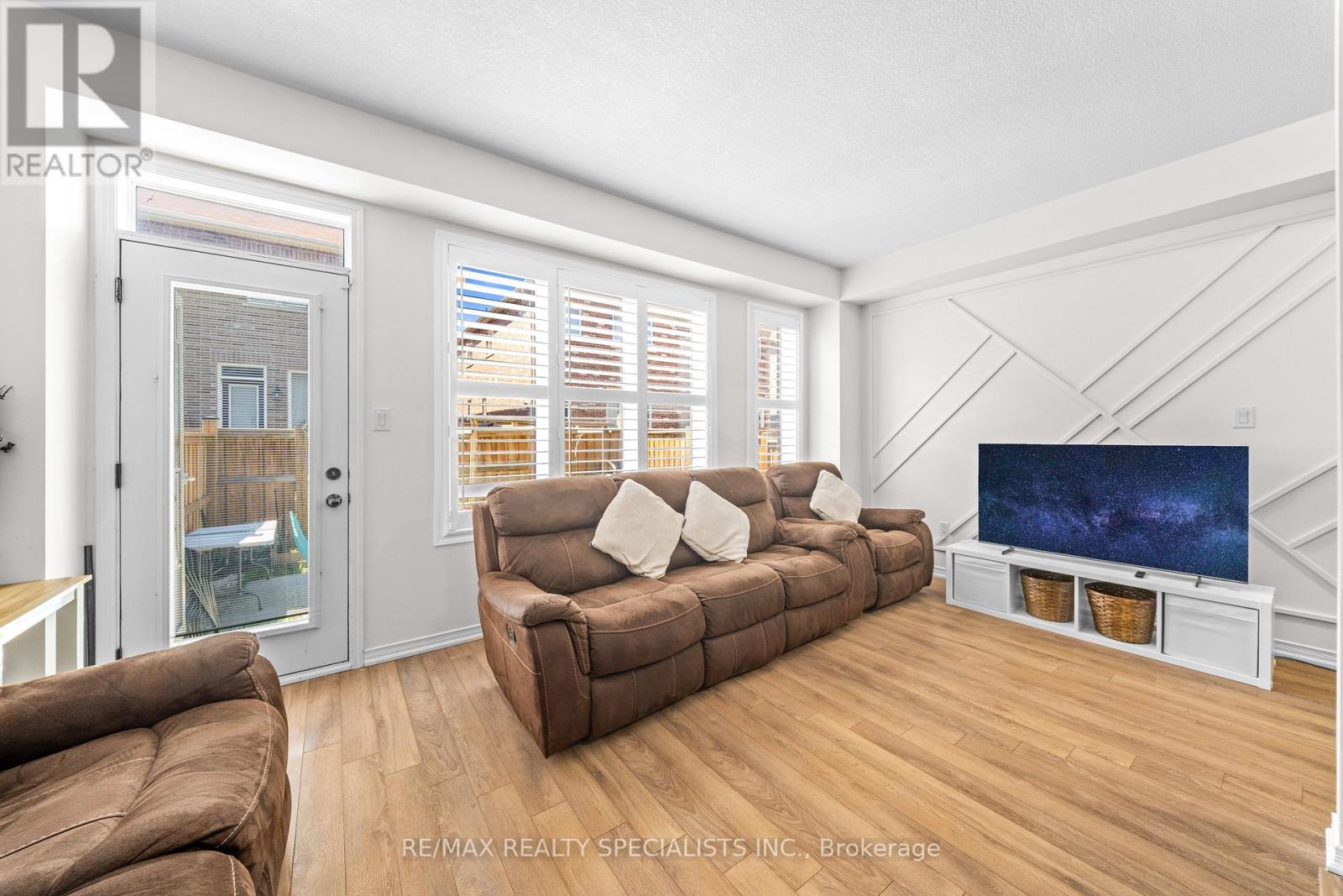 55 BAFFIN CRESCENT - 9