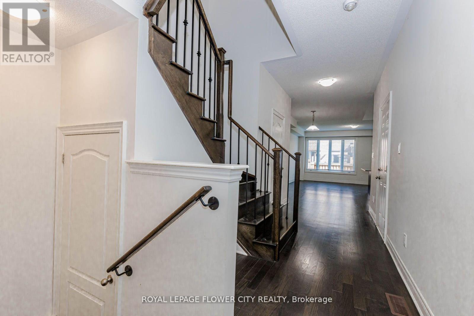 462 SHEAFFE PLACE - 4