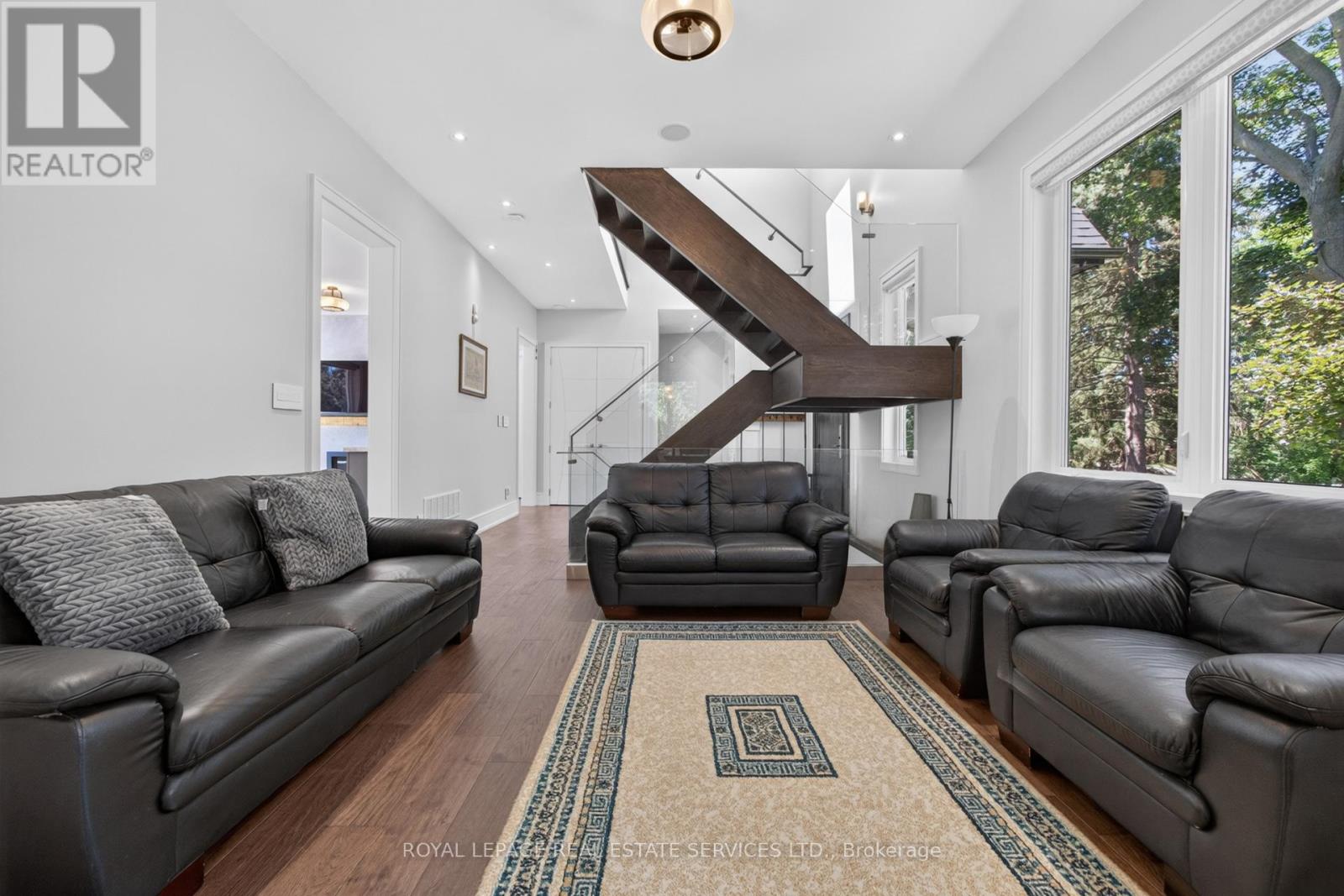 1568 BROADMOOR AVENUE - 8