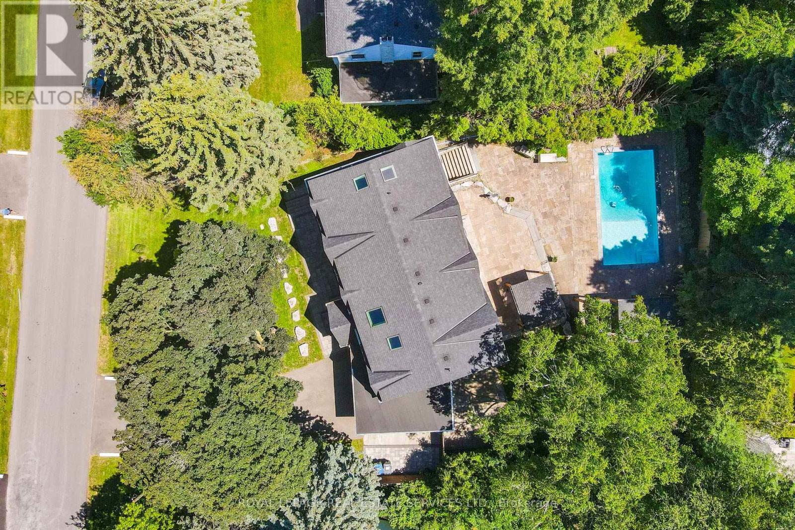 1568 BROADMOOR AVENUE - 4