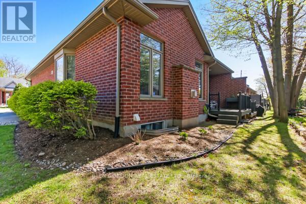 #5 417 HYDE PARK ROAD - 26