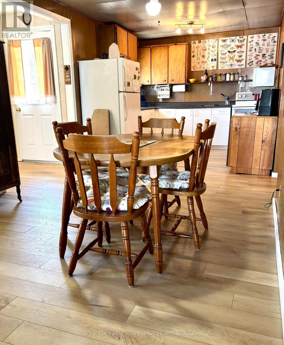 42 WEST HAM LAKE ROAD - 32