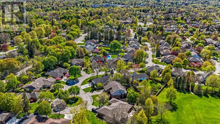 #5 417 HYDE PARK ROAD - 33