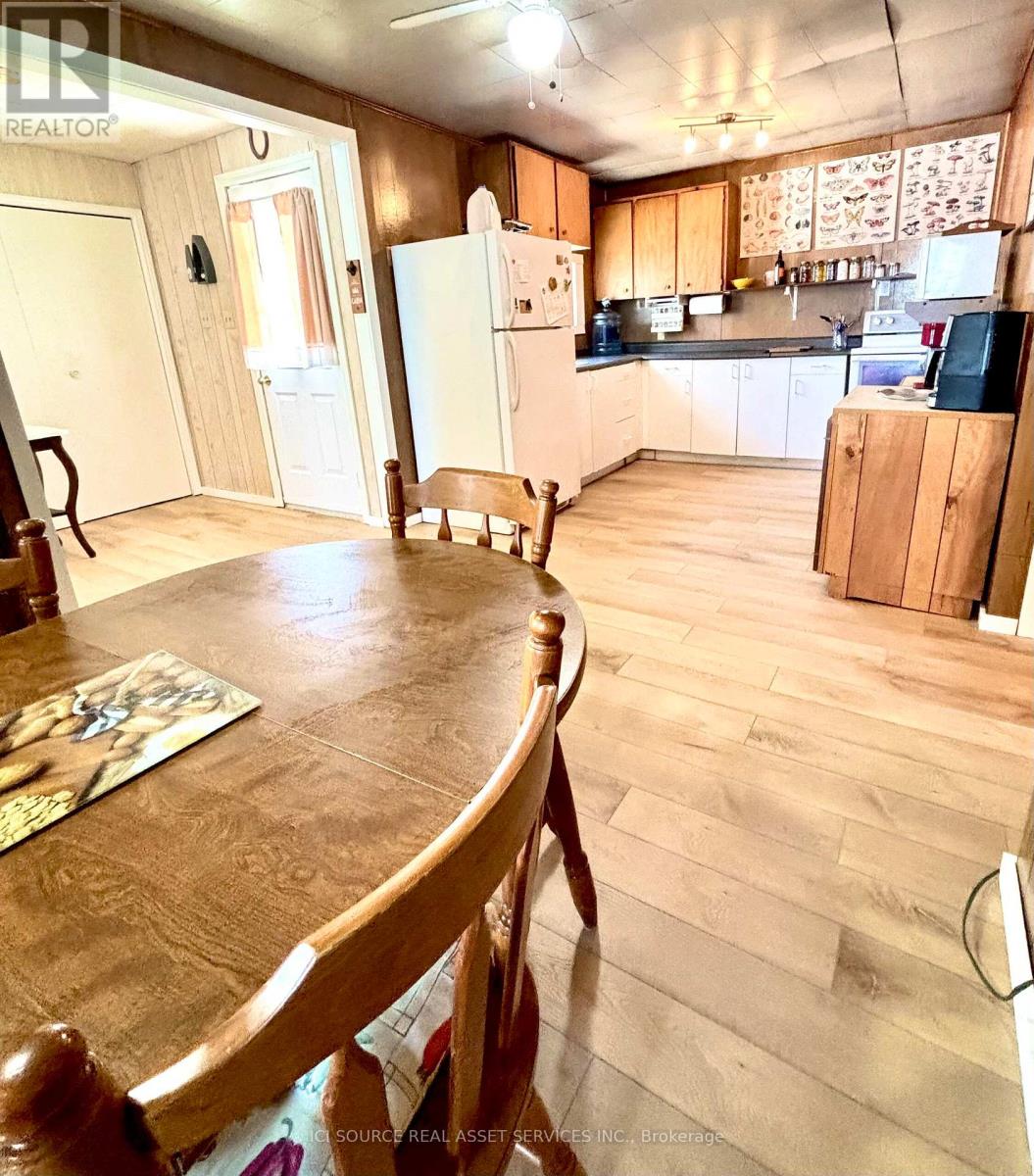 42 WEST HAM LAKE ROAD - 31