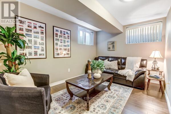 #5 417 HYDE PARK ROAD - 18