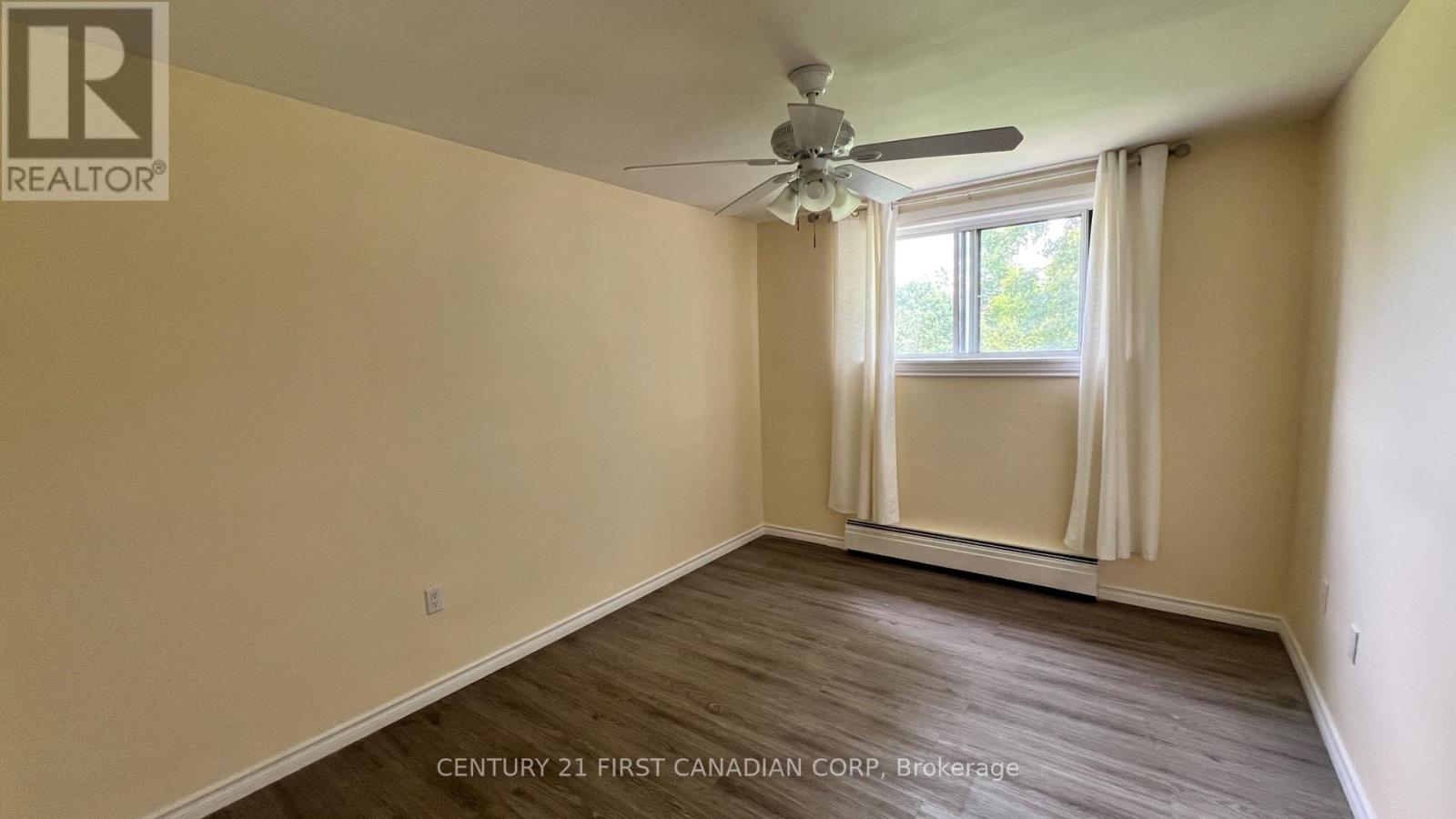 #207 1830 DUMONT STREET - 4