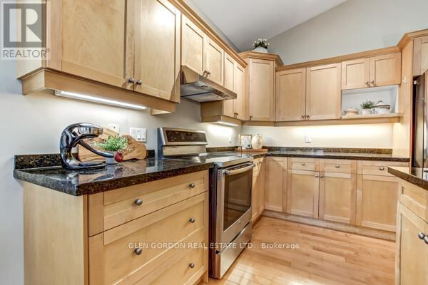 #5 417 HYDE PARK ROAD - 10