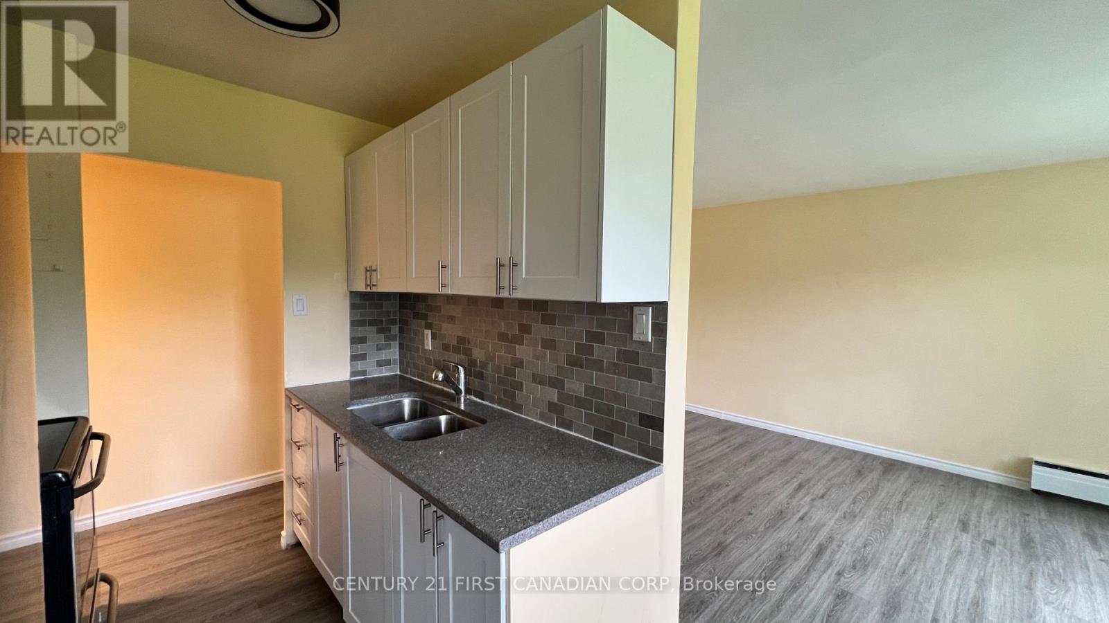 #207 1830 DUMONT STREET - 12