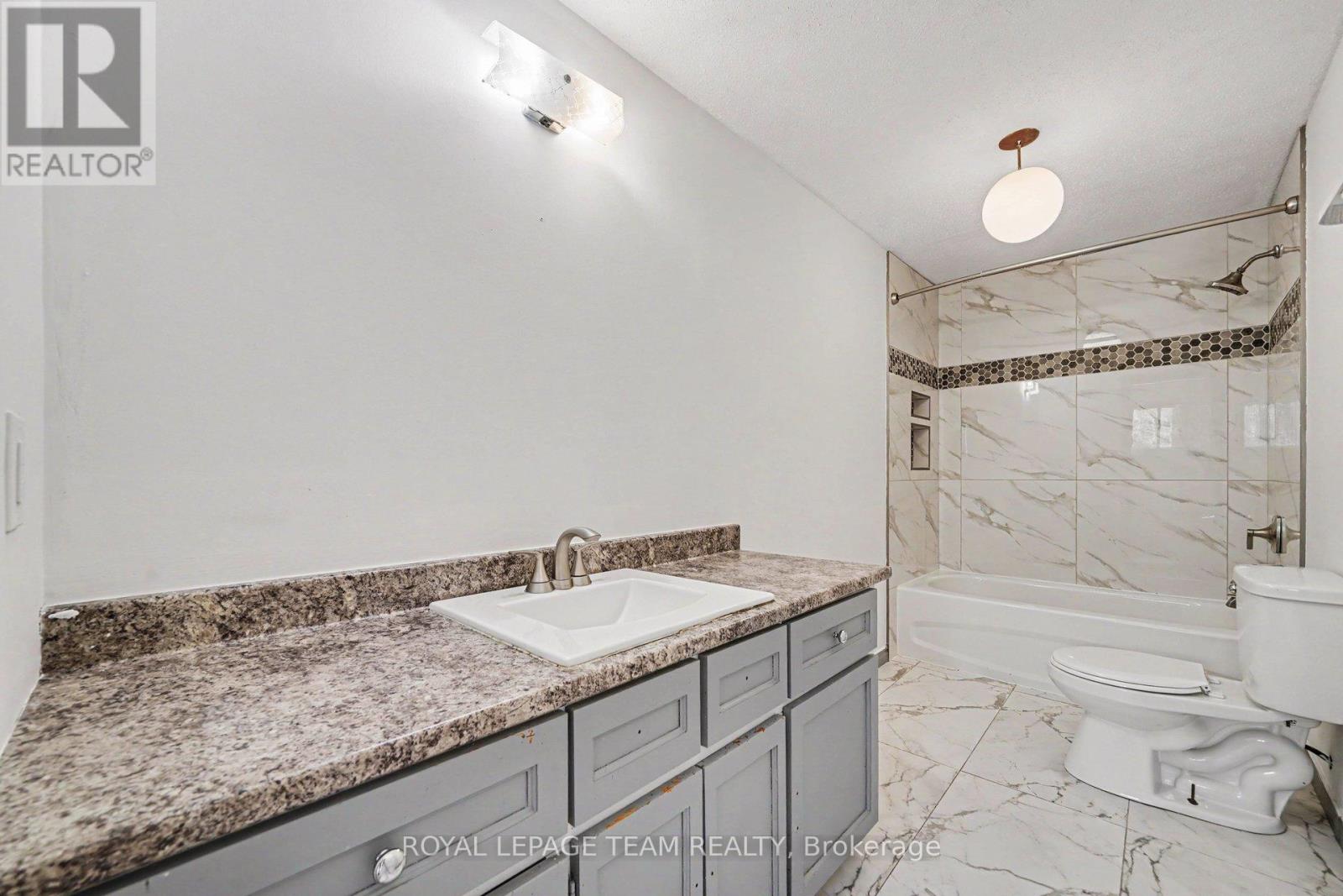 4 Bed, 1 Bath House for Sale in Ottawa – 129 CHRISTOPHER HAMILTON STREET, Ottawa – MLS# X13506700 - Image 16