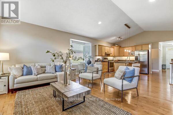 #5 417 HYDE PARK ROAD - 12