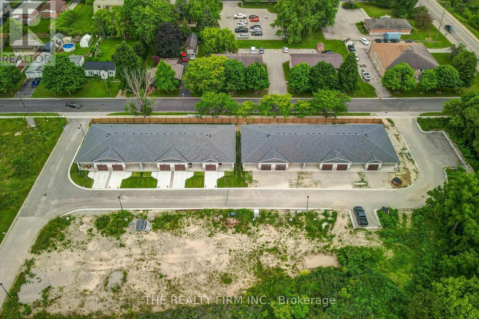 #8 85 FOREST STREET - 38
