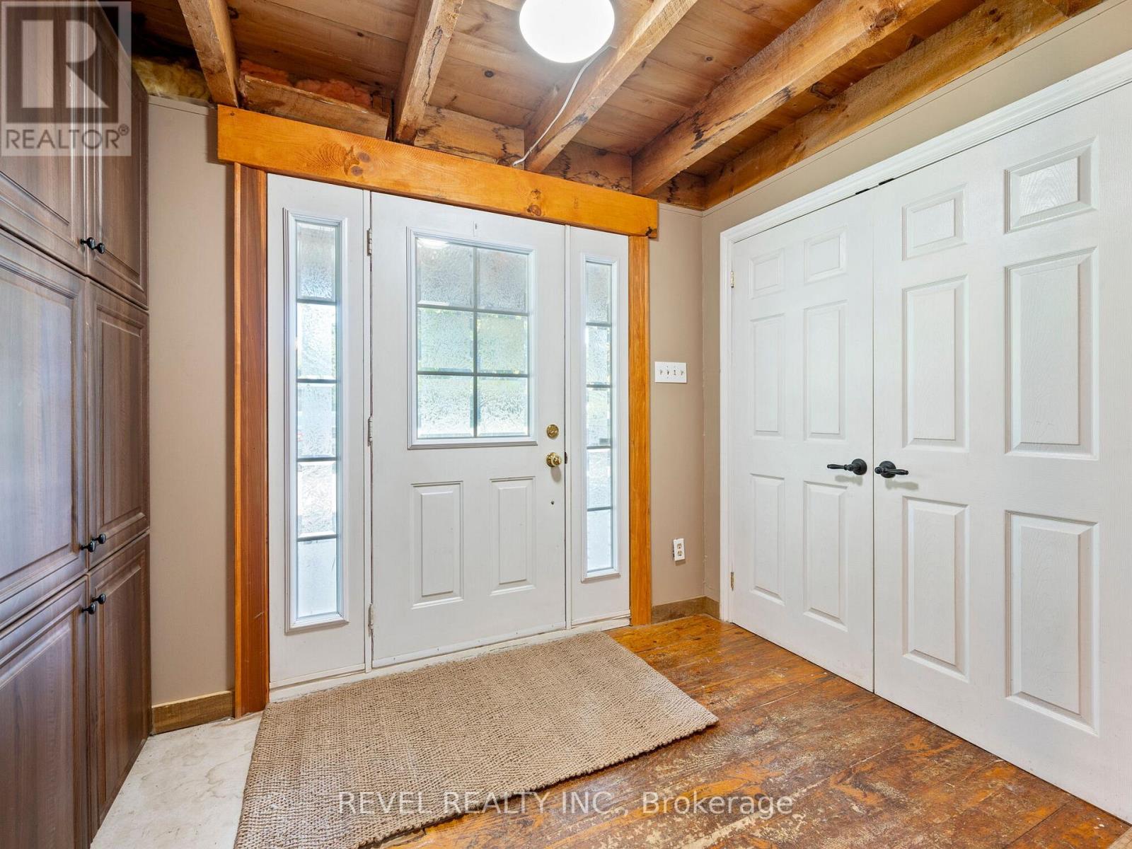 8 SCOTT CRESCENT - 6