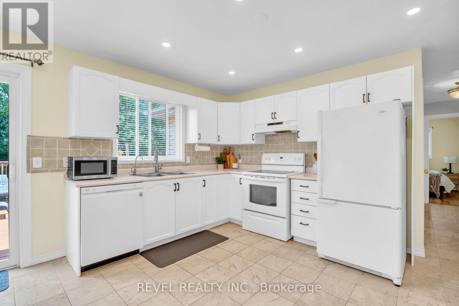 433 GREENWOOD STREET - 10